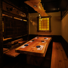 《少人数様向けテーブル席》【4名様から8名様】広々としたテーブル席でお食事をお楽しみください。