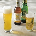 樽生アサヒスーパードライやタイのビール、シンハーや象印のチャーンが楽しめます。タイ料理との相性は抜群で、スパイシーな料理を引き立てる爽快感が魅力。特に、タイのビールは地元の味を感じられ、料理とのハーモニーが絶妙です。タイビールを存分に満喫してください！