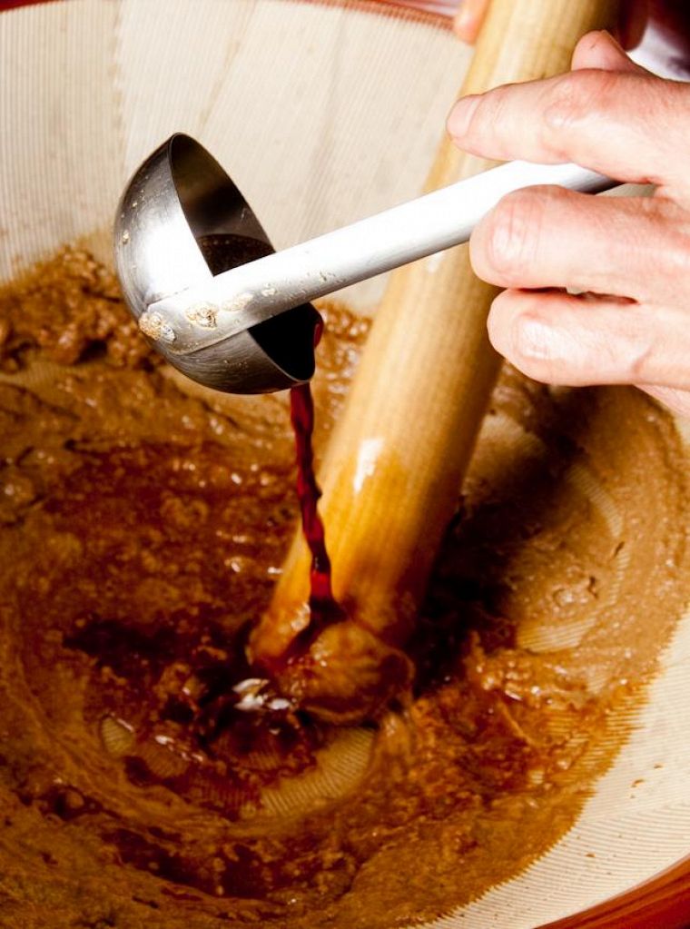 【自慢の特製ごまだれ】職人が手間暇かけてつくる太白ゴマ100％のごまだれはコクが違います！