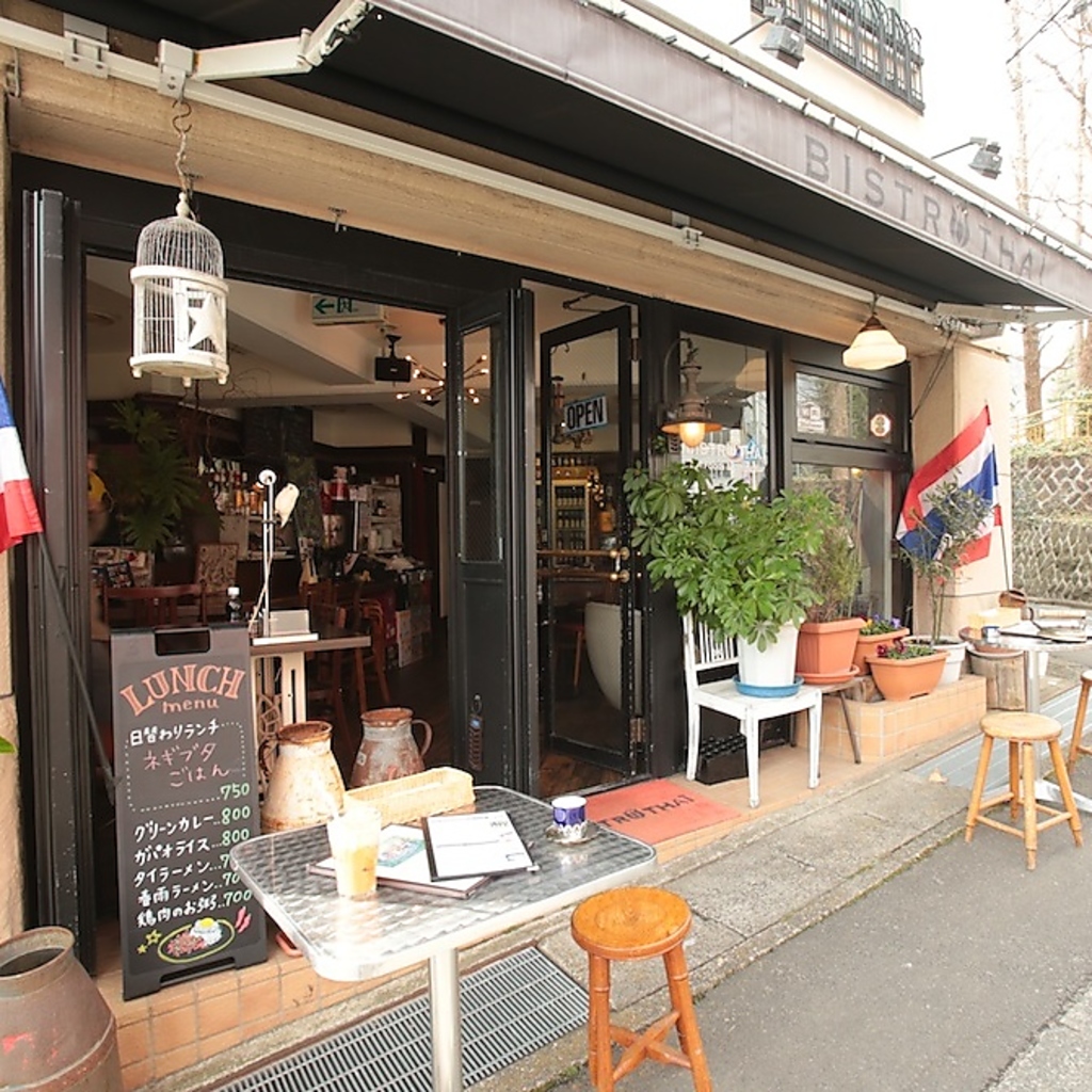 仙台西口の中心部にあり仙台駅徒歩8分と広瀬通/勾当台公園駅徒歩３分待ち合わせしやすいロケーション