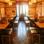 リニューアルした2Fは広々スペースのテーブル席♪