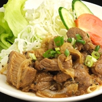 お座敷、テーブル、カウンターと…店内は少人数でも、大人数での宴会でも楽しめます♪