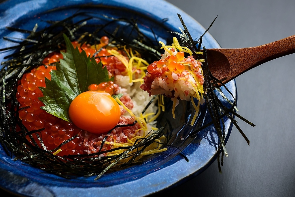 季節限定メニューの牛トロハラコ丼です