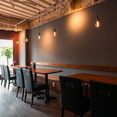 おしゃれなモダン空間をご用意！女子会にもおすすめです。おいしいドリンクメニューも多数ご用意しておりますので思う存分お楽しみください。