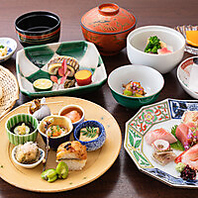 厳選素材とにこだわった料理の数々