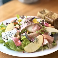 サラダグルマンド　ミニ食パン2個付き