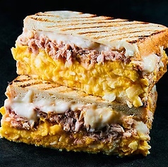 ツナエッグチーズ