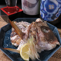 少人数から大人数まで、気軽にお料理を楽しめる店内♪