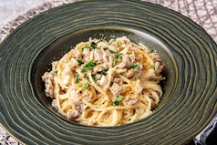 サルシッチャとポルチーニのクリームソーススパゲッティ
