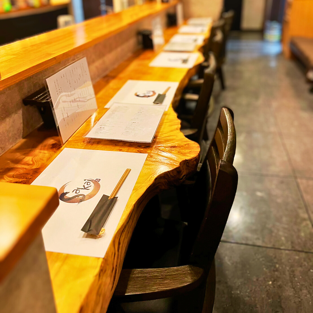 カウンターや掘りごたつ、カップルシートがございます☆シーンに合わせてお席をお使いいただけます！