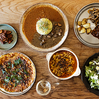 お酒が進む◎手作りのアチャールや彩り豊かな付け合わせ