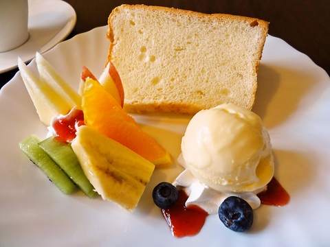 生シフォンケーキと生パスタランチがおすすめ！季節フルーツのデザートが豊富。