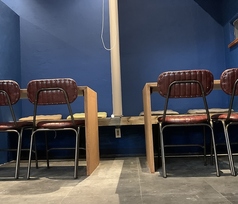 入口は暖簾で仕切られている半個室タイプとなります。