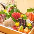 料理メニュー写真&nbsp;刺身盛り合わせトロ箱盛り