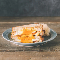 ベーコンエッグチーズサンド