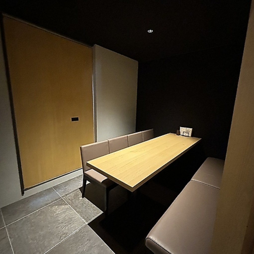 4名様から10名様までの完全個室のご用意もございます◎プライベート空間でお過ごしいただけます♪