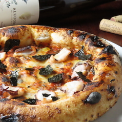 明石タコのピッツァ　明石海苔のトマトソース