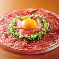 【「美味しいんやて！」と口コミ殺到】霜降り和牛のとろけるユッケ