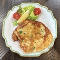 料理メニュー写真&nbsp;ヴィーナー・シュニッツェル　地鶏むね肉のウィーン風カツレツ　レモンを添えて