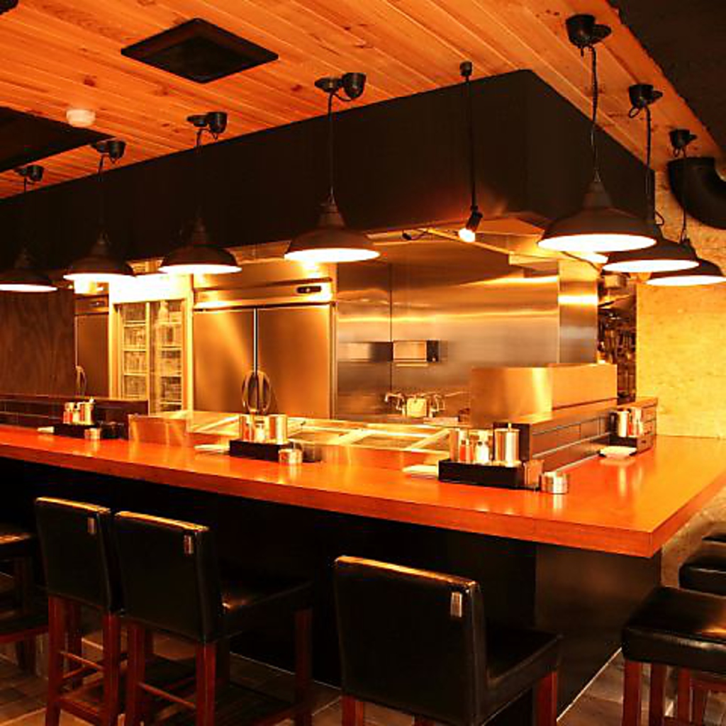 カウンターでおいしくお料理が仕上がるのをご覧ください☆