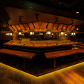 《ライブ感満載のカウンター席》【2名様から4名様】目の前で調理が見られる雰囲気・ライブ感共に抜群のカウンターのお席です。デートや接待など大切なシーンにおすすめです。
