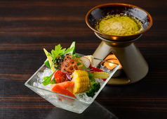 彩り野菜いろいろ白みそバーニャカウダ