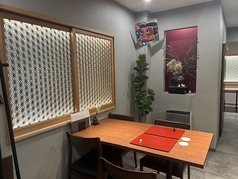 【ご接待などに適した個室】4～8名様でご利用可能な個室は、プライベートなお食事会をご満喫いただけます。