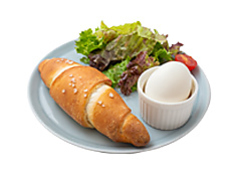 どんぐり監修の塩パンをモーニングで提供！ゆで卵かあんバターをお選び頂けサラダ、ドリンクもついてお得！