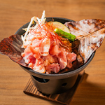 飛騨の郷土料理、朴葉焼きで地鶏の美味しさをご堪能ください。
