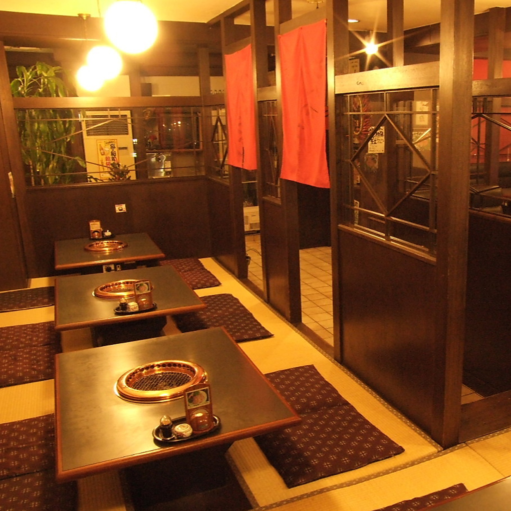 お子様連れに喜ばれるお座敷席。ゆったりと寛ぎの時間を…