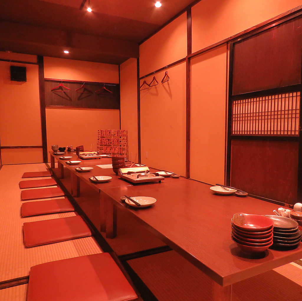 お座敷完全個室は最大宴会50名様。大人数の会社宴会におすすめです。