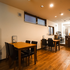 【4名テーブル×4席】