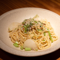 シラスと季節野菜のオイルパスタ