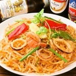 スパイシーな豆のチップス「パパド」などサイドメニューも豊富です◎多彩なメニューをご堪能下さい！