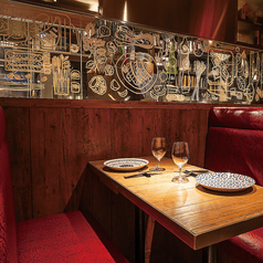 ゆったりおくつろぎ頂けるソファ席をご用意しております。