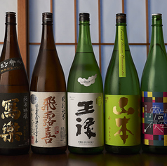 店主厳選の日本酒を、ペアリングセットで舌鼓