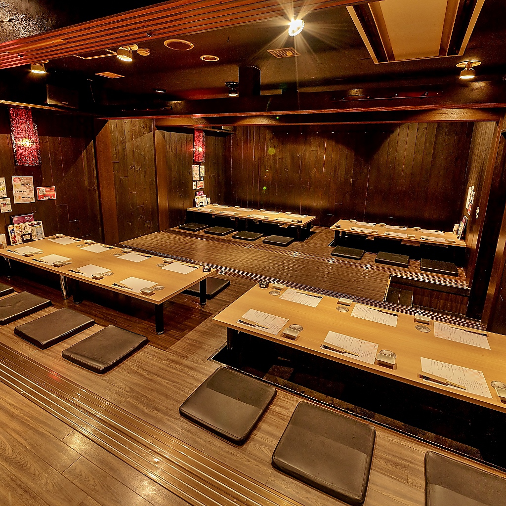 １０名～６０名まで対応できる、掘りごたつのお座敷。会社宴会など、大人数宴会に最適！！