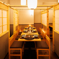 《6名様用個室》ゆったりとお座りいただけるテーブル個室。大切なお客様を迎えての接待やビジネス仲間との会食、お仕事仲間との歓送迎会や忘年会など、ご家族・親族でのお食事などにもご利用ください。ご宴会は飲み放題付が断然おトク。ゆったり大切な時間を価値あるものを♪水道橋/後楽園/東京ドーム/居酒屋/宴会/接待