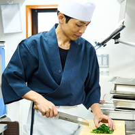 料理の仕込みも妥協を許さず丁寧に