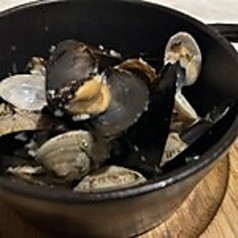 ムール貝とアサリの白ワイン蒸し