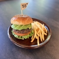 料理メニュー写真&nbsp;アボカドバーガ－