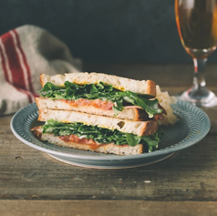 ビー・エル・ティーサンド