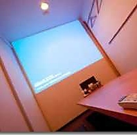 少人数向け宴会にも◎プロジェクター付完全個室も完備！