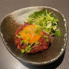 馬刺しユッケ