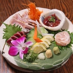 朝引き鶏の炙りユッケも絶品♪