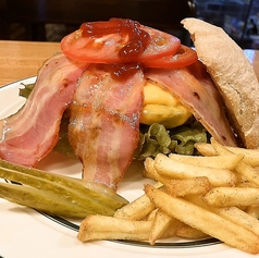 ベーコンレタスチーズバーガー