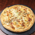 料理メニュー写真 トリュフときのこの明太子チーズピッツァ