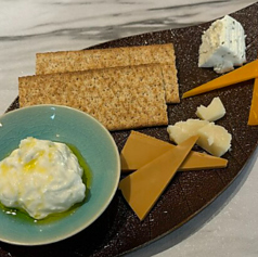 オストのチーズ盛り合わせ