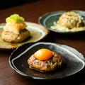 料理メニュー写真&nbsp;手ごね炭火つくね (月見卵黄/和風おろしポン酢/とろけるチーズ)