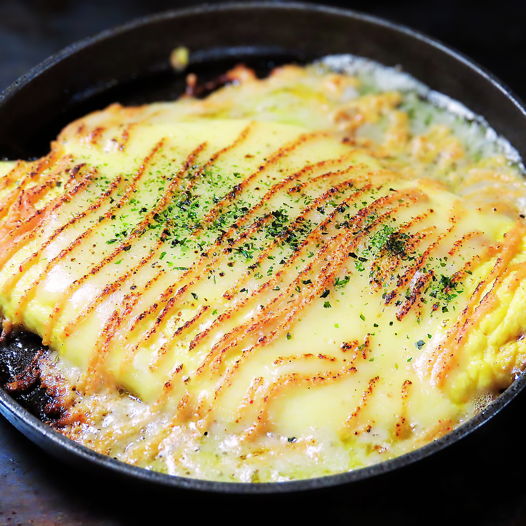 五感で楽しむ贅沢♪目の前で焼き上がる鉄板料理は、香ばしい香りとともに最高の味をお届けします！ 